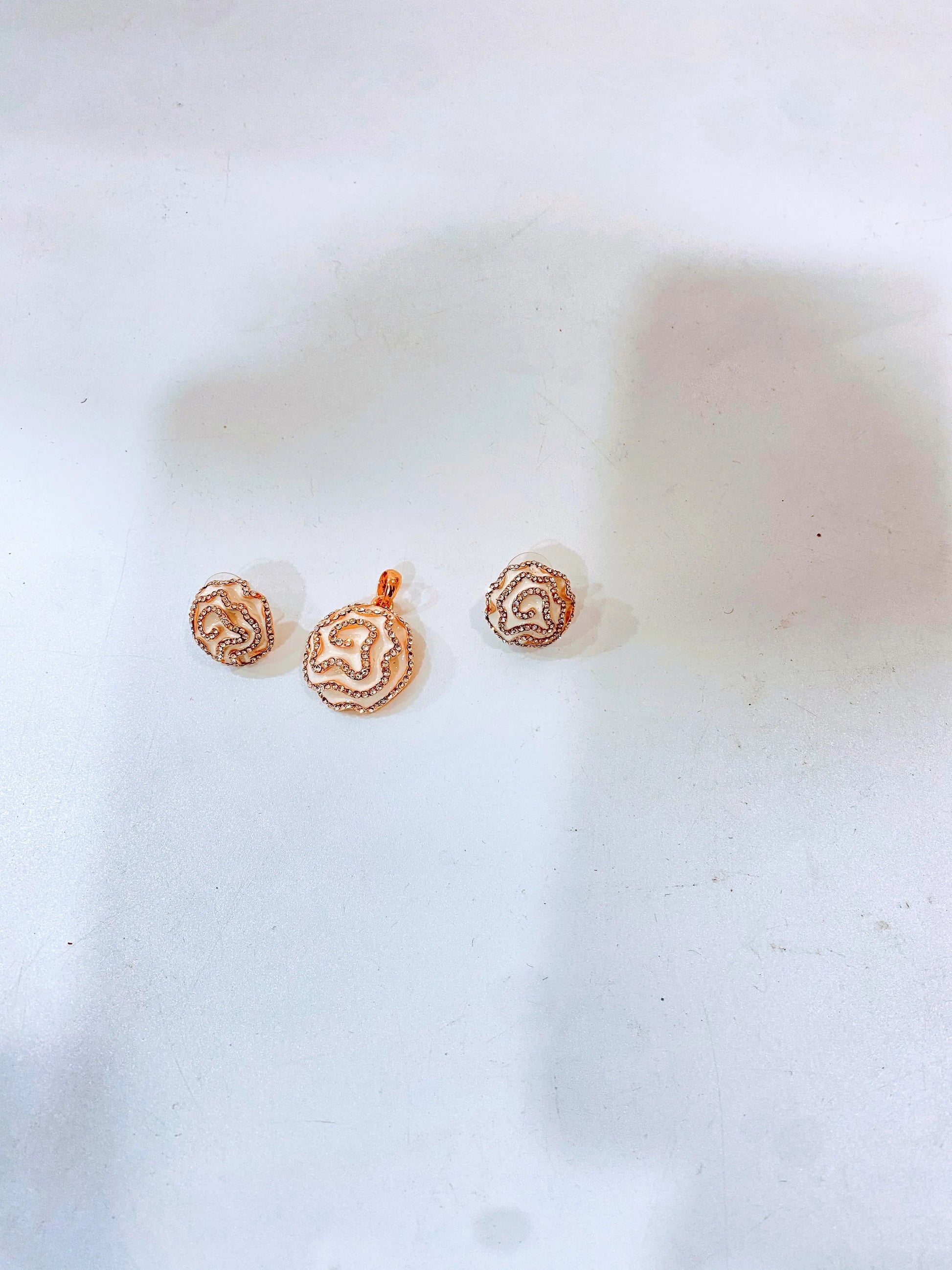 White earring and pendant set La Mimz Beauty & Fashion Store